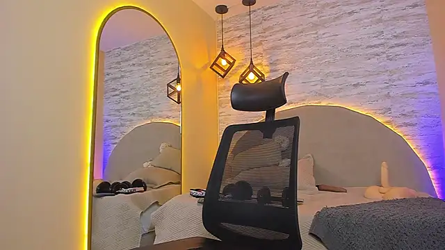 Aron_Bolt live sex cam