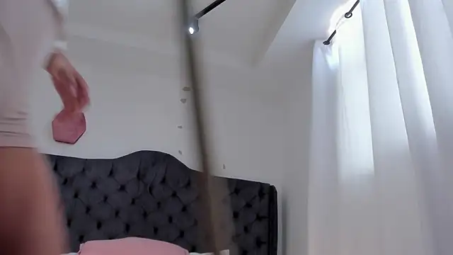 two_milkyway's cam snapshot