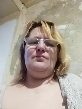 Forest-Lady's cam snapshot