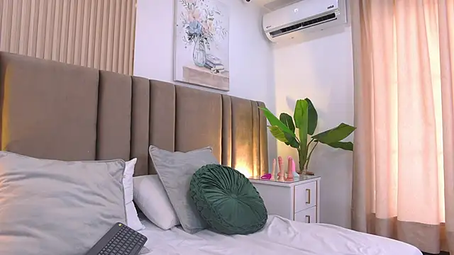 Jessie_GB's cam snapshot