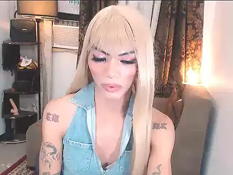 yoursexyasiantsxx's cam snapshot