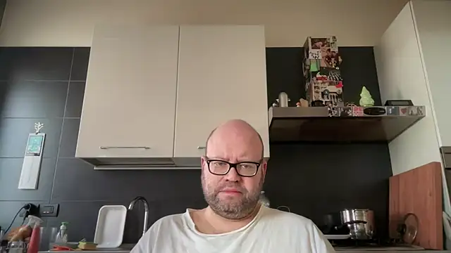 theitalianbear live sex cam