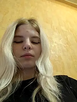 EsterSteele's cam snapshot