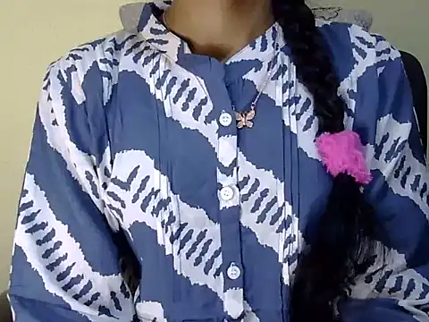 Khushi_v's cam snapshot