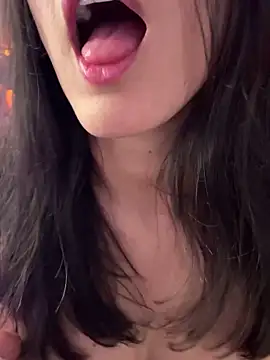 mahia_queen's cam snapshot