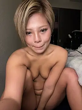 BADBITCHISAKI's cam snapshot