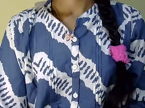 Khushi_v's cam snapshot