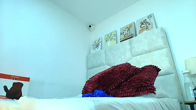 elizawiliamst's cam snapshot