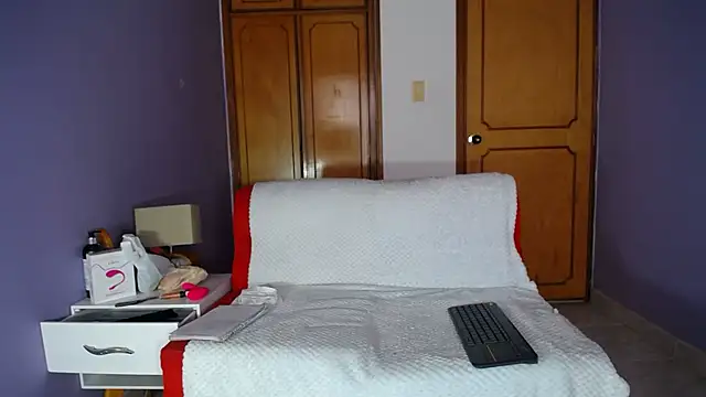 sophia_ny's cam snapshot