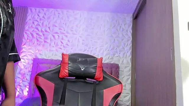 veronica_em1's cam snapshot