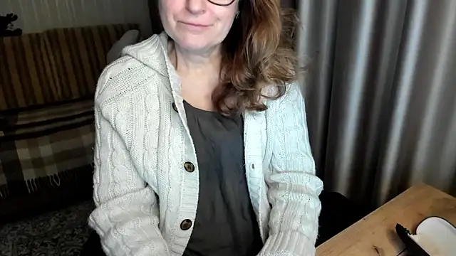 lauraoven's cam snapshot