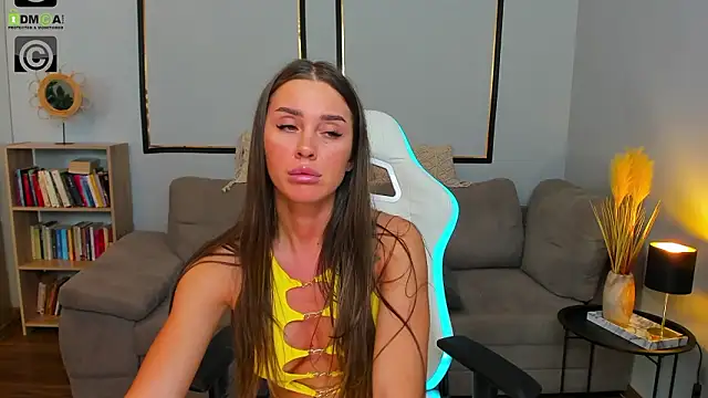 Anya-Ray live sex cam