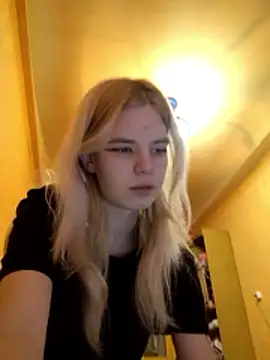 EsterSteele's cam snapshot