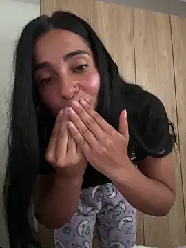 Meganmilk1 live sex cam