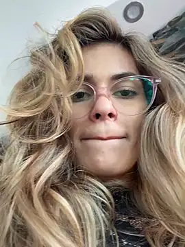 cuteluci_ live sex cam