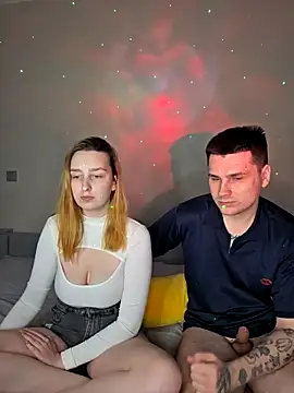 ToxyFoxyy live sex cam