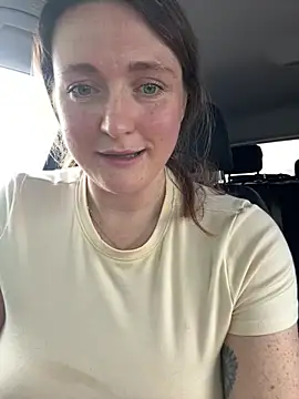 BustyBonnieUK's cam snapshot