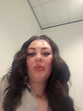 BaddieBellaUK's cam snapshot