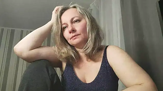 EdithManning's cam snapshot