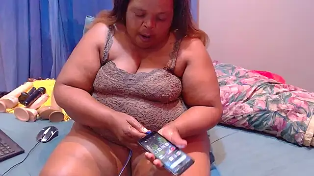 MatureBootyBabe4Uxx live sex cam