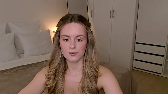 RozzitaBedberry live sex cam