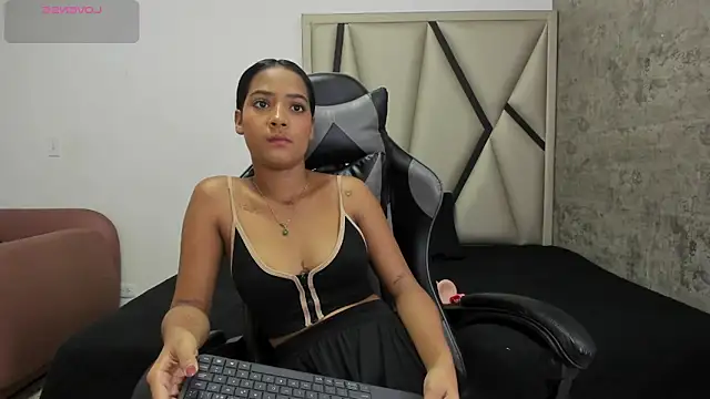 AyshelDoll1's cam snapshot