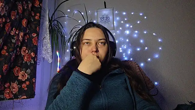 Cyndee_Winter's cam snapshot