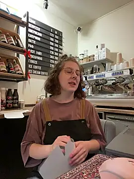 cinnabon_'s cam snapshot