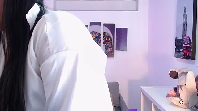 emily_jewell1's cam snapshot