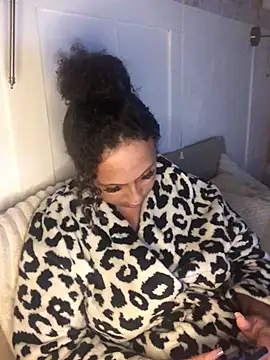 Welsh_Maya221x's cam snapshot