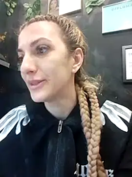 LannaQuinn live sex cam