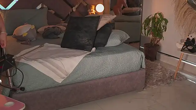 KateOwens's cam snapshot