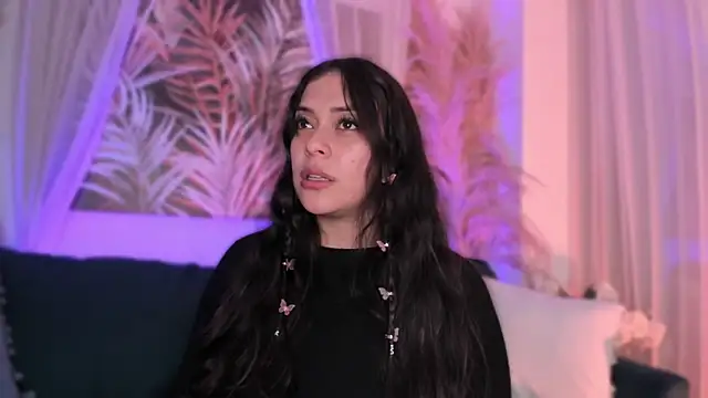 Nicolle_W's cam snapshot