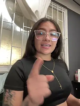 Alyha_Cortes's cam snapshot