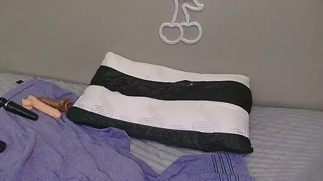 Serafynn's cam snapshot