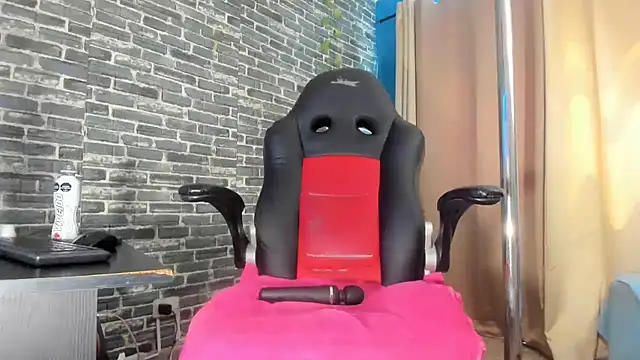 iam_samy_'s cam snapshot