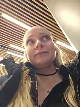 Bondgirl_013's cam snapshot