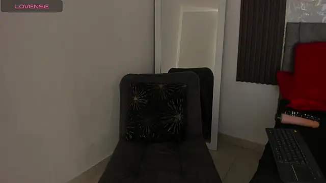 anierouse__'s cam snapshot