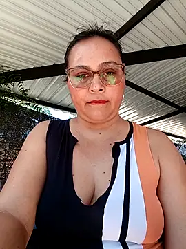 Dirty-Momm-Divorced-Hot's cam snapshot