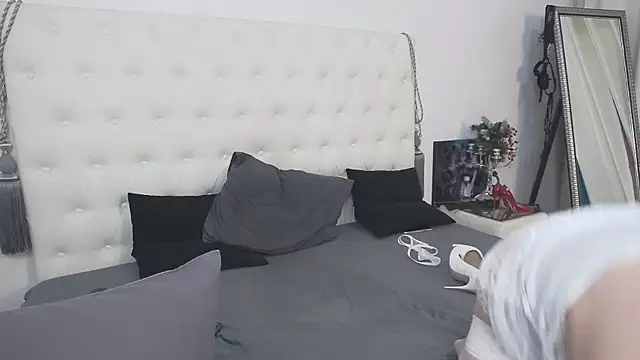 AlinaOnly live sex cam