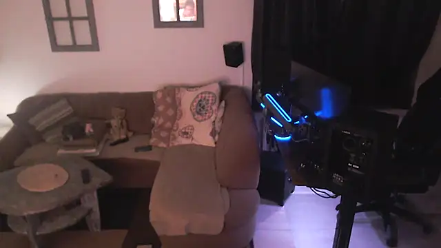 Nomi1612 live sex cam