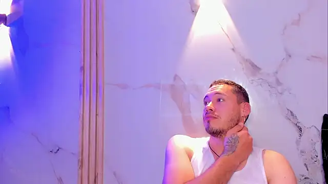 Aron_and_molly's cam snapshot