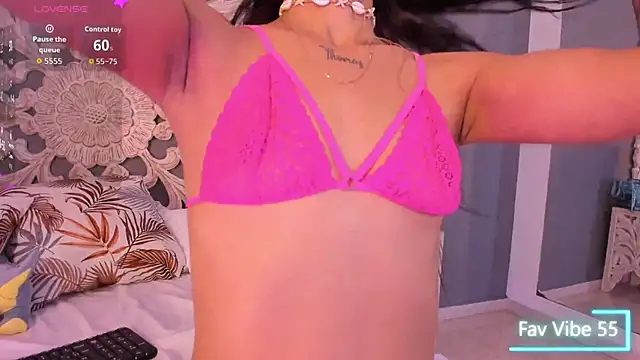 loraineblake's cam snapshot