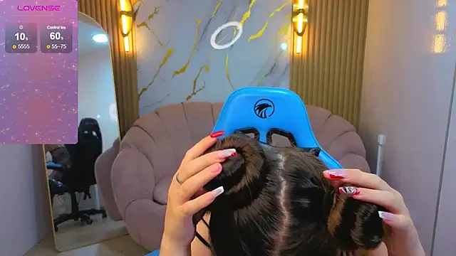 Ariana18_b's cam snapshot