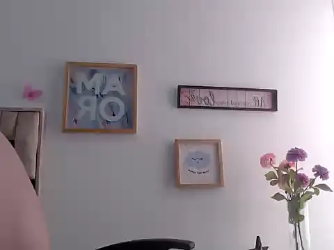 Aantoniaa_brown27's cam snapshot