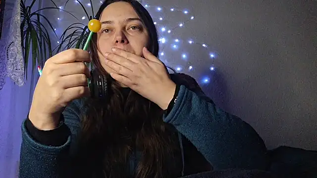 Cyndee_Winter's cam snapshot