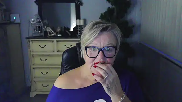 BridgetBlueEyes's cam snapshot