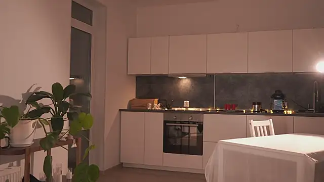 EleniRoeber's cam snapshot