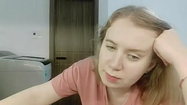 EllaJourney's cam snapshot