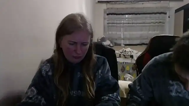 PeterAndJen's cam snapshot